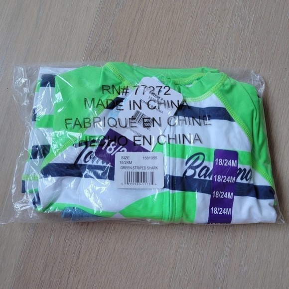 🛑 2 / $40 Sale! Tommy Bahama Infant 2-piece Swim Set UPF50+ / Shark Print NWT - Picture 5 of 9